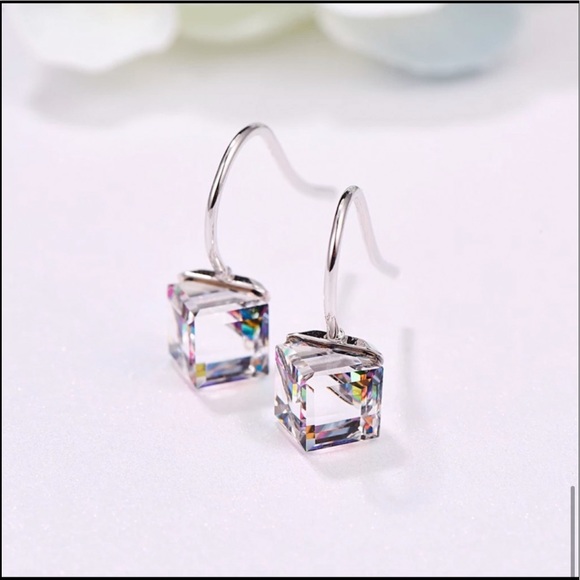 New Platinum Plated S925 Swarovski Crystal 
Aurora Borealis Cube Dangle Earrings - Picture 12 of 16